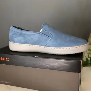 Vionic Size 8 W Mahoney Avery Light Blue Slip On Arch Support Suede Shoe 0860