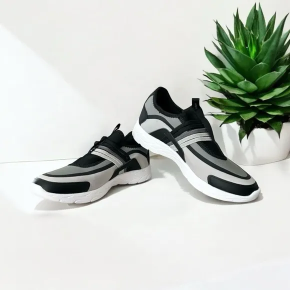 Vionic Vayda Slip On Shoes Sneakers Black &amp; Grey Women’s Size 6.5