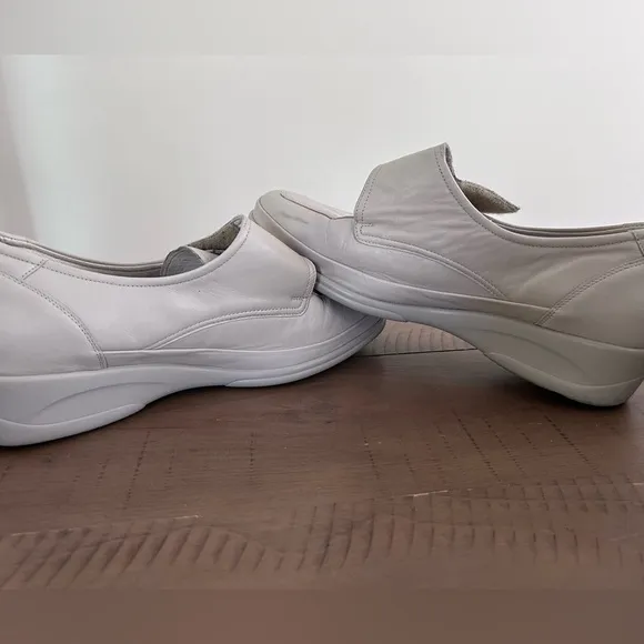 Waldlaufer Welte K Women’s Cream Strap Leather Comfort Shoes - Size 7