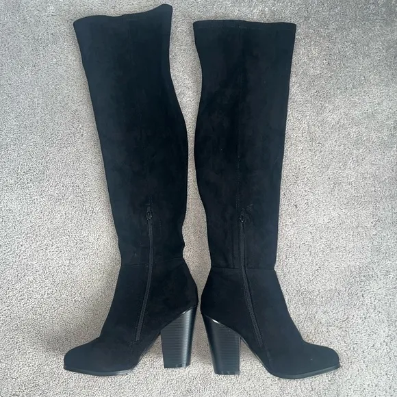 Women's Black Knee-High Boots