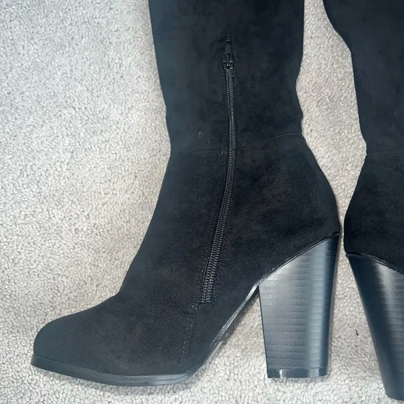 Women's Black Knee-High Boots