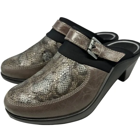 Women's Brown Slip-On Clogs