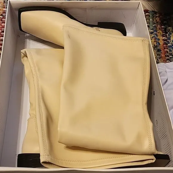 Women's Guily Up Square Toe Tall Boots NIB