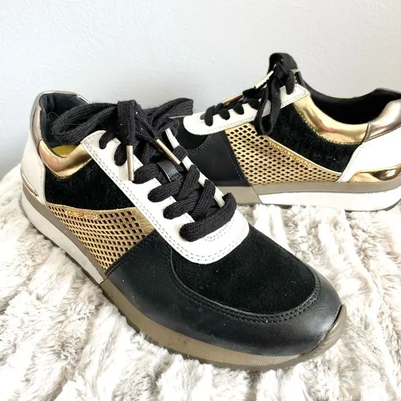 Women’s MICHAEL KORS Embellished Embossed Leather and Canvas Trainer Size 8