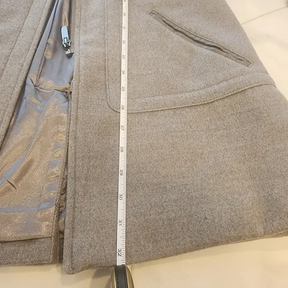 Womens NWTO sugafly gorgeous grey, lined zip up/ button long coat size L ♥️