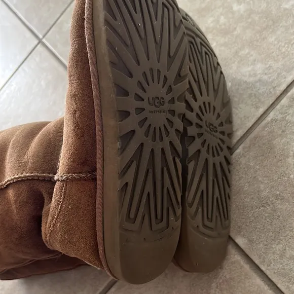 Women’s Tan / Beige Tall Ugg boots size 8