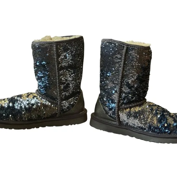 Women’s UGG Classic short boots | blue/silver sequined | Size 7
