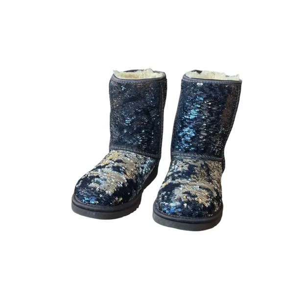 Women’s UGG Classic short boots | blue/silver sequined | Size 7