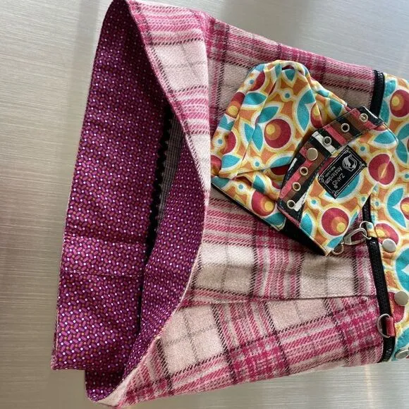 Zane Amsterdam reversible wrap miniskirt with detachable purse. Fits any size.