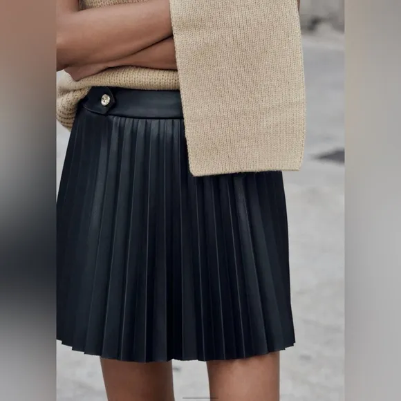 Zara Faux Leather Box Pleat Short Skirt