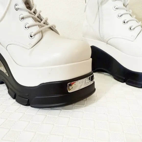 ZIGI Cataleya Platform Combat Lace Up Chunky Biker Boot White Leather $350 US 7